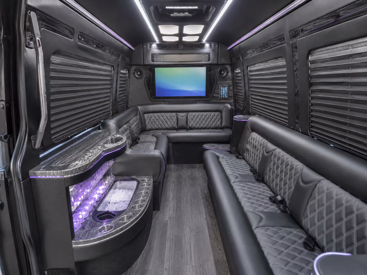 hemet 28 passenger party bus